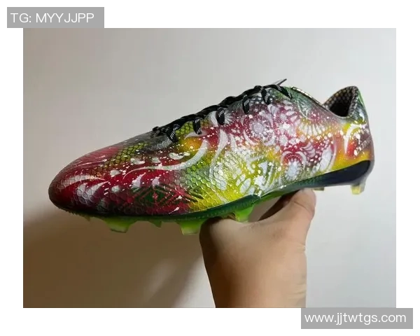 复古风情再现女性专属经典球星足球鞋时尚潮流款 复古风情再现女性专属经典球星足球鞋时尚潮流款